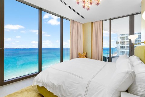 Condominio en venta en Sunny Isles Beach, Florida, 5 dormitorios, 445.65 m2 № 1119366 - foto 10