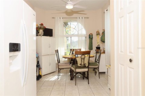 Townhouse in Kissimmee, Florida 2 bedrooms, 141.68 sq.m. № 1299942 - photo 18