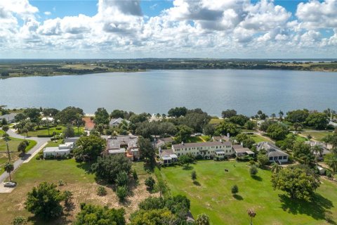 Condo in Lake Wales, Florida, 1 bedroom  № 1346521 - photo 30