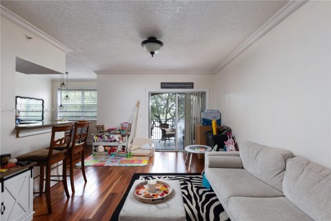 Condo in Pembroke Pines, Florida, 1 bedroom  № 1396187 - photo 3