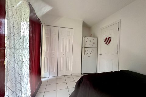 Condo in Miami Gardens, Florida, 1 bedroom  № 1396185 - photo 13