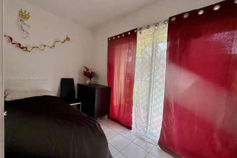 Condo in Miami Gardens, Florida, 1 bedroom  № 1396185 - photo 11