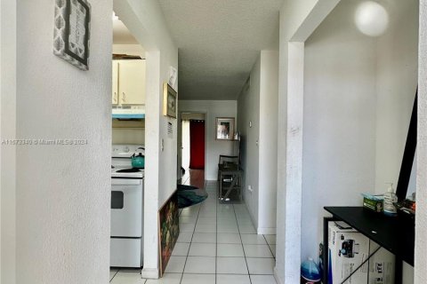 Condominio en venta en Miami Gardens, Florida, 1 dormitorio, 67.82 m2 № 1396185 - foto 4