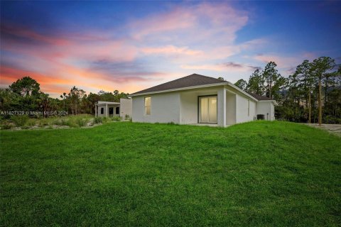 Villa ou maison à vendre à Lehigh Acres, Floride: 4 chambres, 142.51 m2 № 1288937 - photo 2