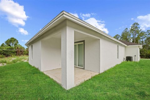 Villa ou maison à vendre à Lehigh Acres, Floride: 4 chambres, 142.51 m2 № 1288937 - photo 5