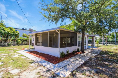 Villa ou maison à vendre à Pompano Beach, Floride: 2 chambres, 98.94 m2 № 1332139 - photo 26