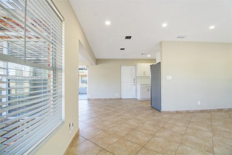 House in Pompano Beach, Florida 2 bedrooms, 98.94 sq.m. № 1332139 - photo 10