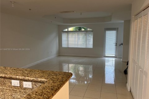 Touwnhouse à vendre à Aventura, Floride: 2 chambres, 162.11 m2 № 1332136 - photo 5