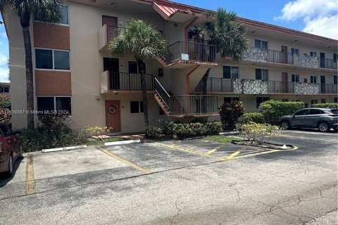 Condominio en venta en Sunrise, Florida, 2 dormitorios, 101.26 m2 № 1240473 - foto 13