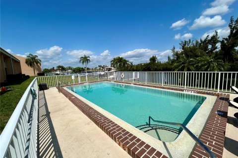 Condominio en venta en Punta Gorda, Florida, 2 dormitorios, 119.1 m2 № 1086182 - foto 8