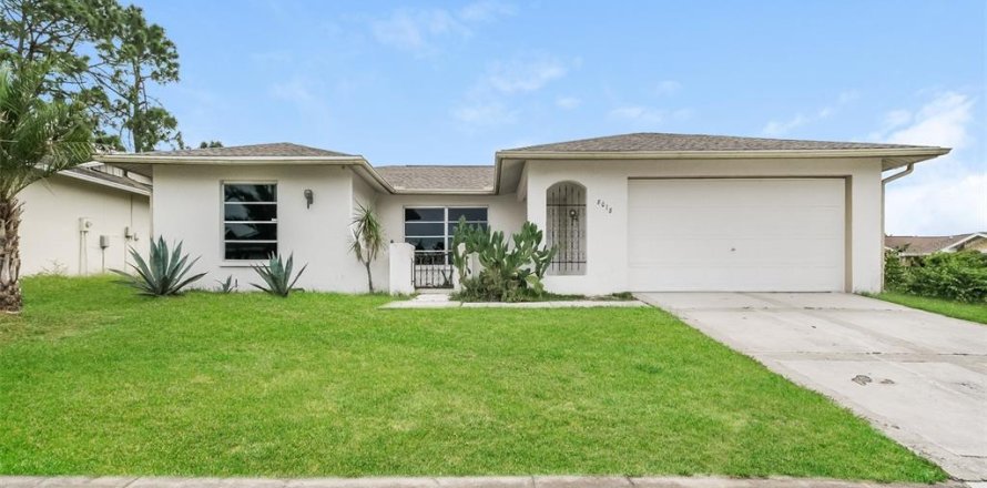 Casa en Port Richey, Florida 3 dormitorios, 157.66 m2 № 1413089