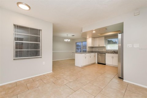 Casa en venta en Port Richey, Florida, 3 dormitorios, 157.66 m2 № 1413089 - foto 8