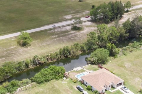 Land in Cape Coral, Florida № 219513 - photo 27