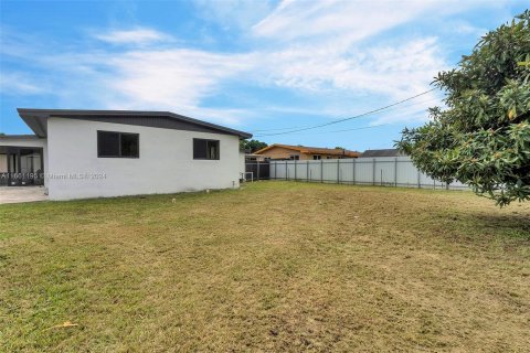 Villa ou maison à vendre à Miami Gardens, Floride: 3 chambres № 1380555 - photo 30