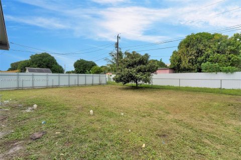 House in Miami Gardens, Florida 3 bedrooms № 1380555 - photo 27