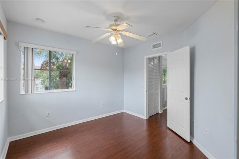 Adosado en venta en Miramar, Florida, 3 dormitorios, 121.33 m2 № 1380557 - foto 23