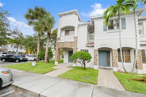 Townhouse in Miramar, Florida 3 bedrooms, 121.33 sq.m. № 1380557 - photo 17