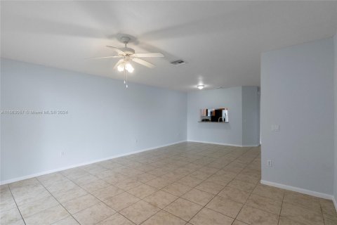 Townhouse in Miramar, Florida 3 bedrooms, 121.33 sq.m. № 1380557 - photo 8