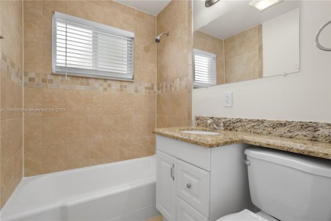 House in West Palm Beach, Florida 3 bedrooms, 136.01 sq.m. № 1380554 - photo 5