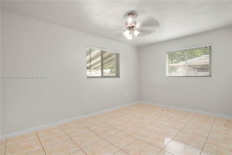 House in West Palm Beach, Florida 3 bedrooms, 136.01 sq.m. № 1380554 - photo 6