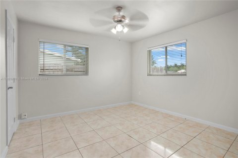 House in West Palm Beach, Florida 3 bedrooms, 136.01 sq.m. № 1380554 - photo 10