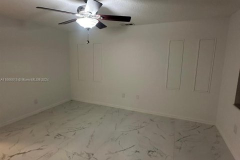 Casa en venta en Miami, Florida, 4 dormitorios, 161.93 m2 № 1380595 - foto 4