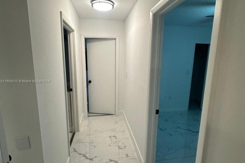 Casa en venta en Miami, Florida, 4 dormitorios, 161.93 m2 № 1380595 - foto 6