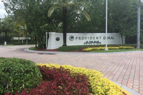 Condominio en venta en Doral, Florida, 1 dormitorio, 65.5 m2 № 1097248 - foto 4