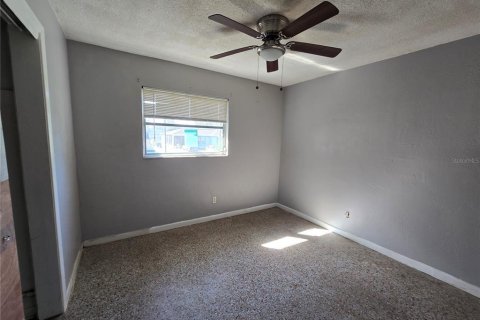 House in Tampa, Florida 3 bedrooms, 110.37 sq.m. № 1429379 - photo 7