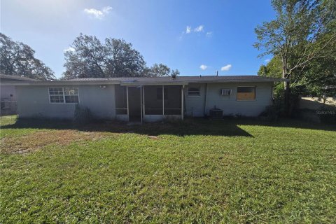 House in Tampa, Florida 3 bedrooms, 110.37 sq.m. № 1429379 - photo 2