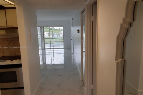 Condominio en venta en West Palm Beach, Florida, 2 dormitorios, 84.08 m2 № 547947 - foto 10