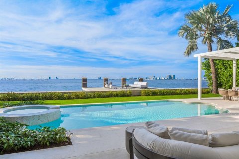 Villa ou maison à vendre à Miami Beach, Floride: 6 chambres, 793.39 m2 № 929591 - photo 16