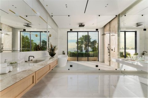 Villa ou maison à vendre à Miami Beach, Floride: 6 chambres, 793.39 m2 № 929591 - photo 24