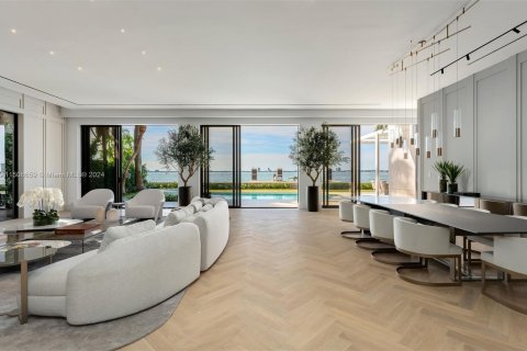 Villa ou maison à vendre à Miami Beach, Floride: 6 chambres, 793.39 m2 № 929591 - photo 1