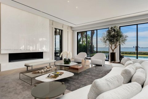 Villa ou maison à vendre à Miami Beach, Floride: 6 chambres, 793.39 m2 № 929591 - photo 15