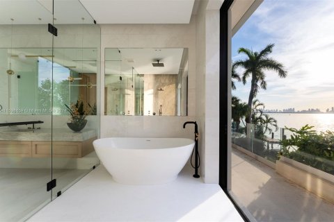 Villa ou maison à vendre à Miami Beach, Floride: 6 chambres, 793.39 m2 № 929591 - photo 25