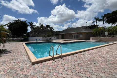 Condominio en venta en Pembroke Pines, Florida, 1 dormitorio, 58.34 m2 № 1320770 - foto 21