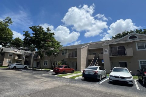 Condominio en venta en Pembroke Pines, Florida, 1 dormitorio, 58.34 m2 № 1320770 - foto 2