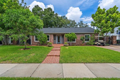 Villa ou maison à vendre à Tampa, Floride: 3 chambres, 218.69 m2 № 1346781 - photo 1