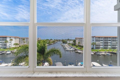 Condo in Delray Beach, Florida, 2 bedrooms  № 1093629 - photo 27