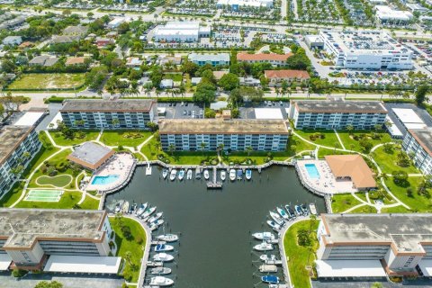 Condo in Delray Beach, Florida, 2 bedrooms  № 1093629 - photo 1