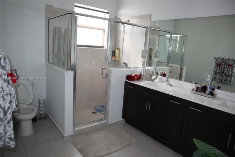 Townhouse in Miami, Florida 3 bedrooms, 157.38 sq.m. № 887666 - photo 29