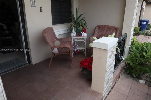 Townhouse in Miami, Florida 3 bedrooms, 157.38 sq.m. № 887666 - photo 3
