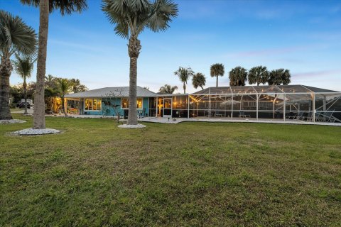 Casa en venta en Jensen Beach, Florida, 5 dormitorios, 267.93 m2 № 1007499 - foto 18