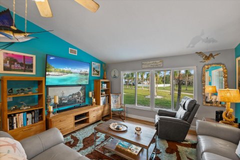 Casa en venta en Jensen Beach, Florida, 5 dormitorios, 267.93 m2 № 1007499 - foto 22