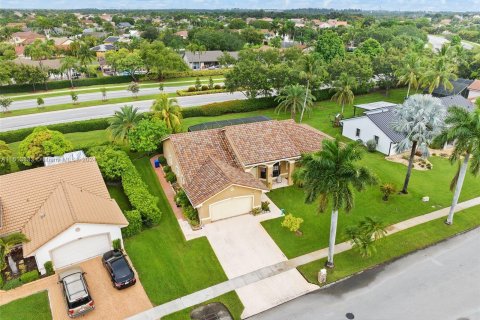 Casa en venta en Pembroke Pines, Florida, 4 dormitorios, 256.41 m2 № 1235673 - foto 5