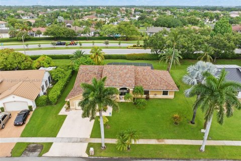 Casa en venta en Pembroke Pines, Florida, 4 dormitorios, 256.41 m2 № 1235673 - foto 4