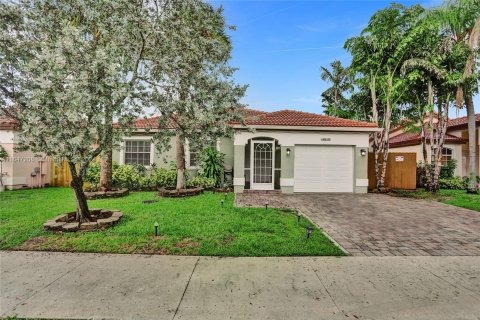 House in Coconut Creek, Florida 3 bedrooms, 133.97 sq.m. № 1330069 - photo 1