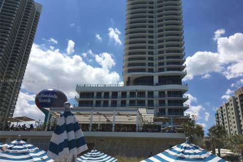 Condominio en venta en Hollywood, Florida, 1 dormitorio, 80.73 m2 № 1091443 - foto 11