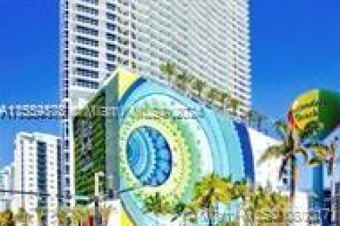 Condominio en venta en Hollywood, Florida, 1 dormitorio, 80.73 m2 № 1091443 - foto 14